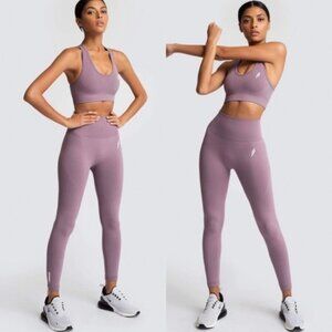 Doyoueven size medium nylon spandex lavender (purple) high rise leggings